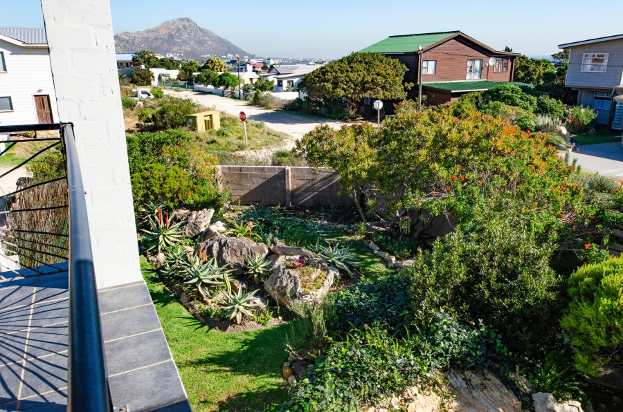 4 Bedroom Property for Sale in Pringle Bay Western Cape